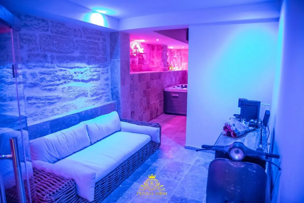 L'Excellence Avignon - Suite Luxe Sauna, Hammam & Jaccuzzi France
